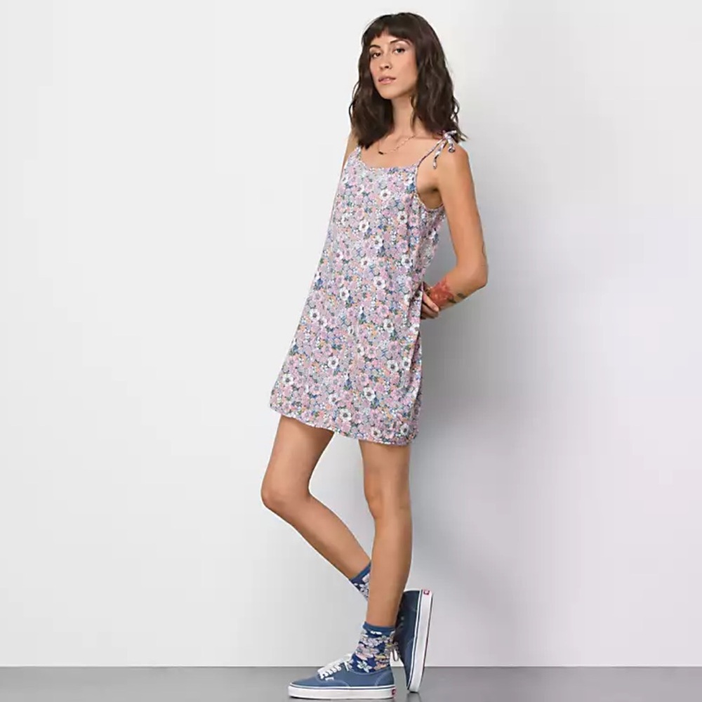 Vans: Retro Floral Dress, Size Medium - Short